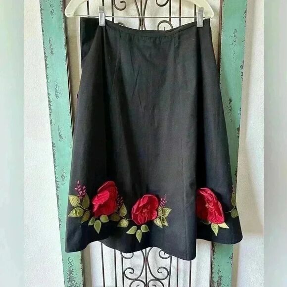 PERSAMAN NEW YORK Embroidered Accent Skirt Size: 8 - Picture 3 of 9